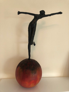Donna-brons-op-houten-bal-2021