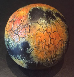 vuurbal2-2021-houtenbal-20cm-acryl-met-marmormeel